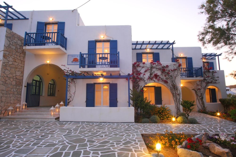 Paros Inn Hotel 6/50