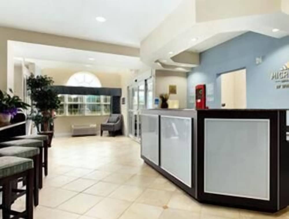 Microtel Inn & Suites by Wyndham Spring Hill/Weeki Wachee 3/30