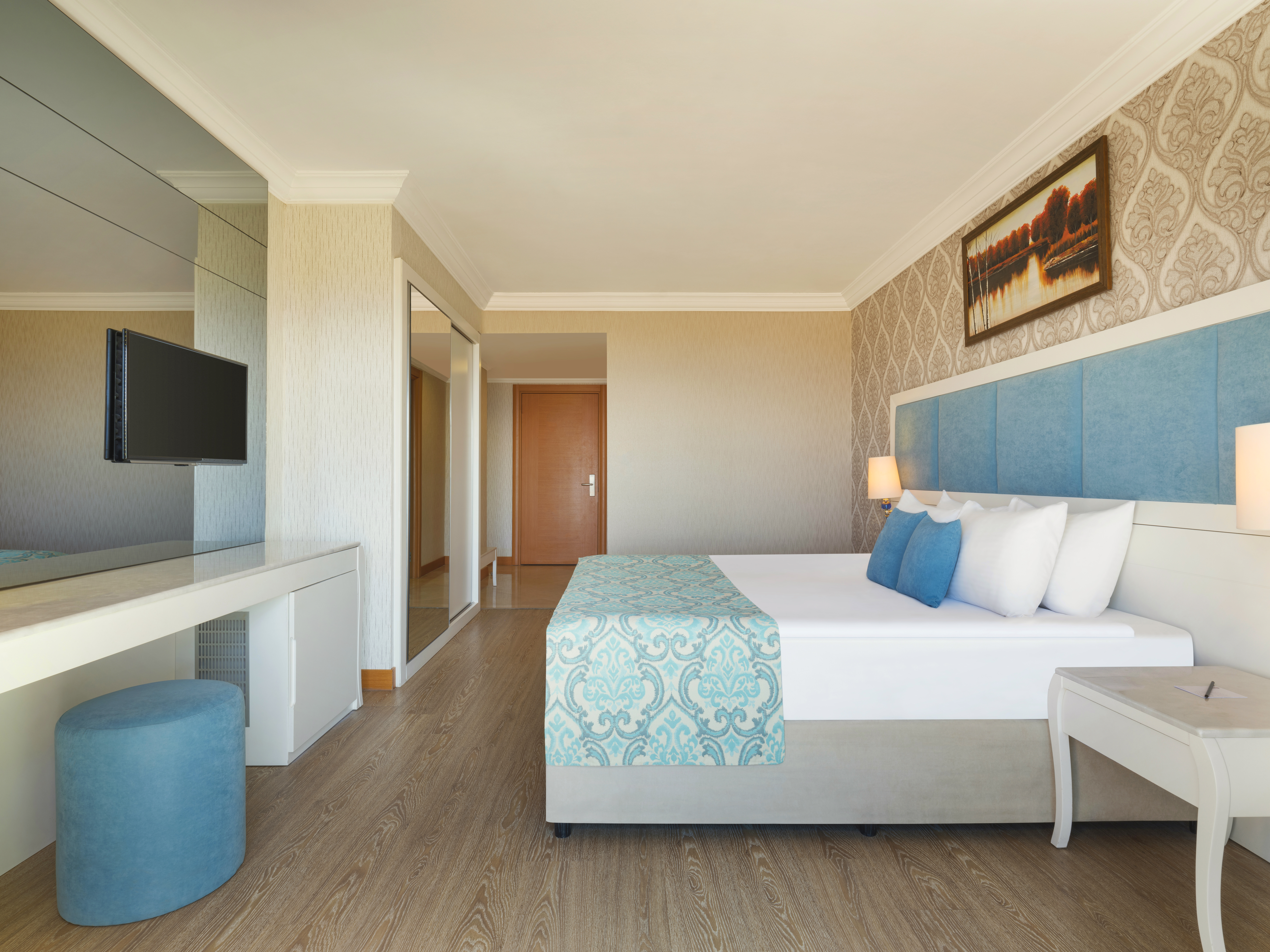 SUITE ROOM