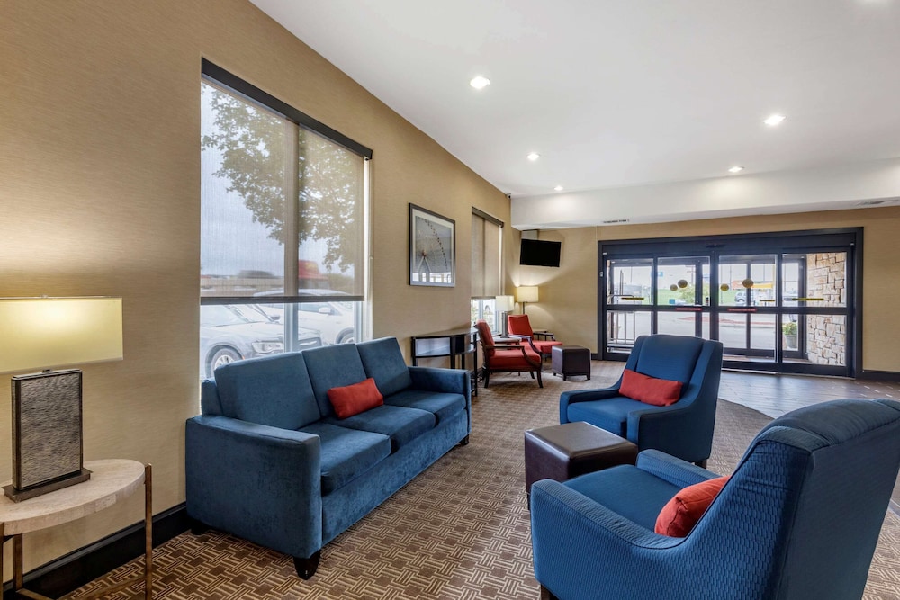 Comfort Suites West Dallas Cockrell Hill 25/35