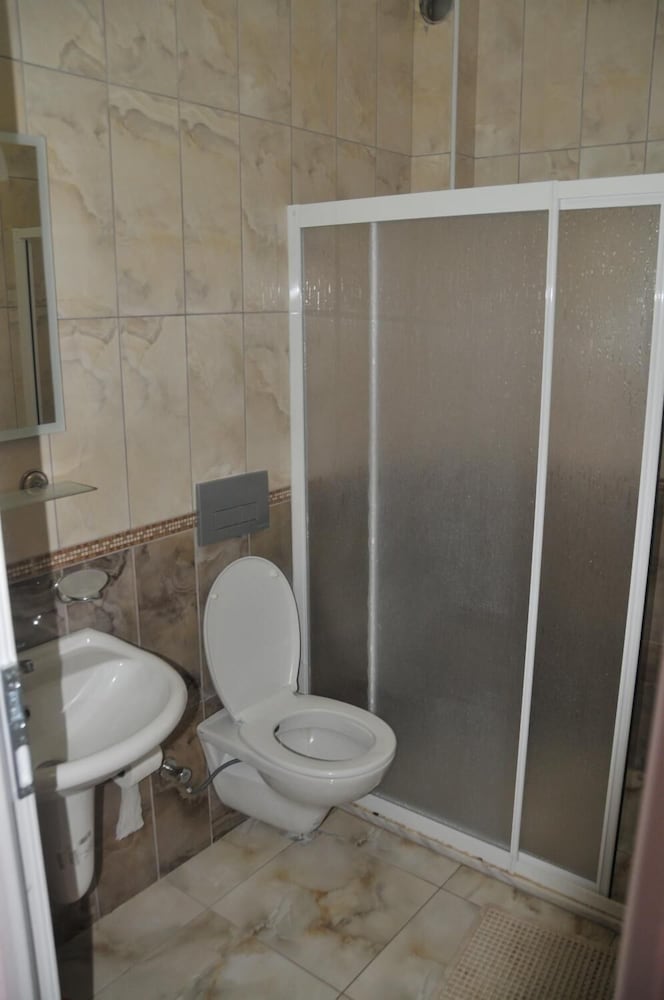 Tolay Hotel 26/28