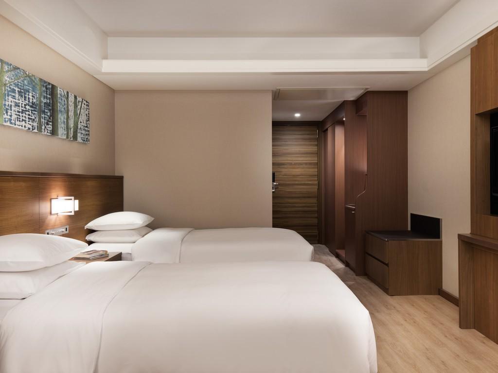 Pure, Wellness, Guest Room, Twin Beds, Sofa