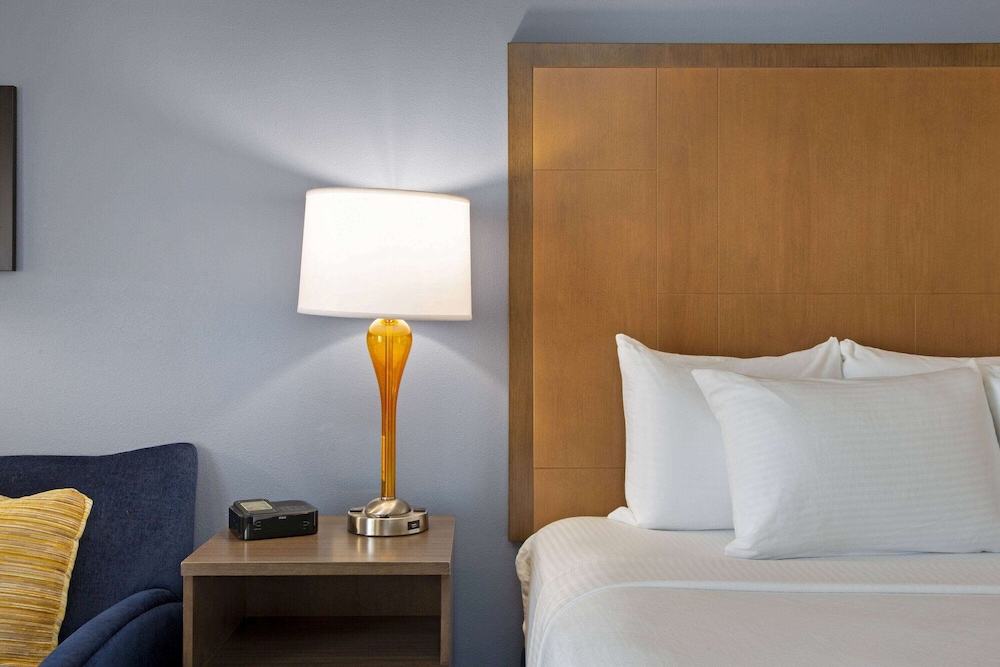 La Quinta Inn Suites By Wyndham Morgan Hill San Jose South 12/46