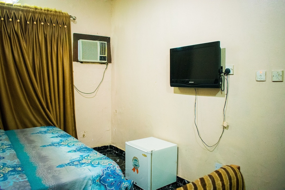 Golden Destiny Hotel Limited 90/100