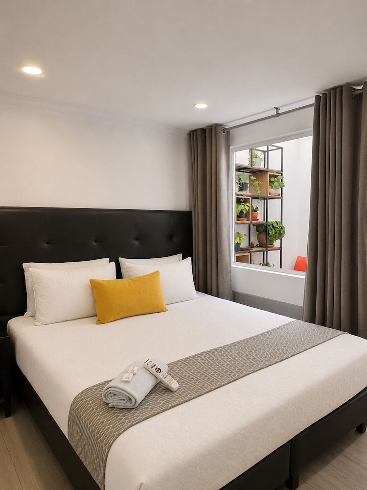 Hotel Metro 26 7/63