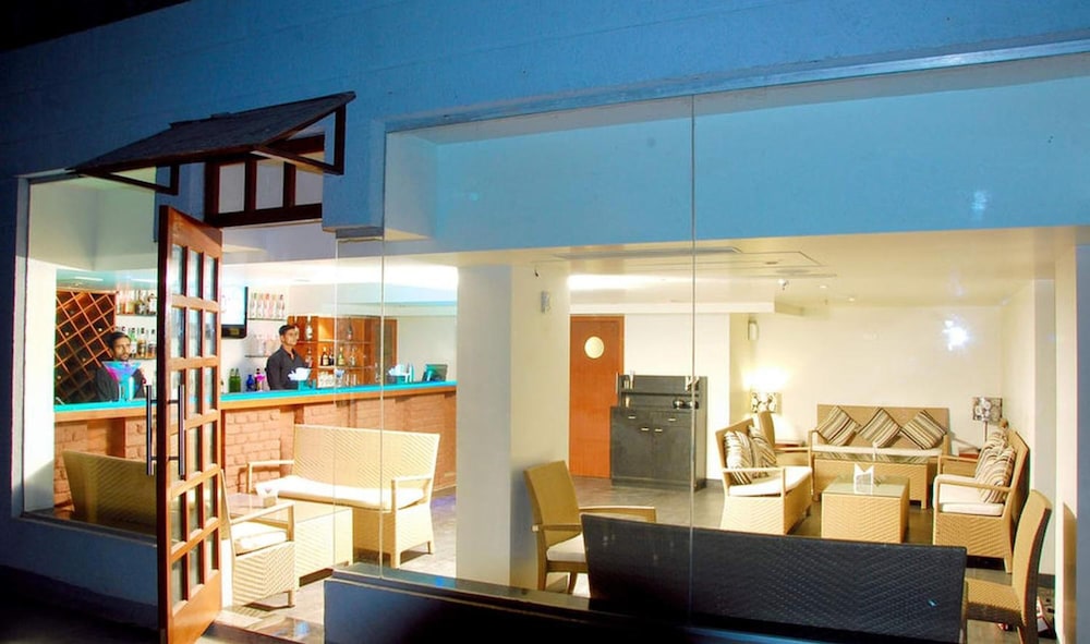 KEYS HOTEL, THE AURES 34/50