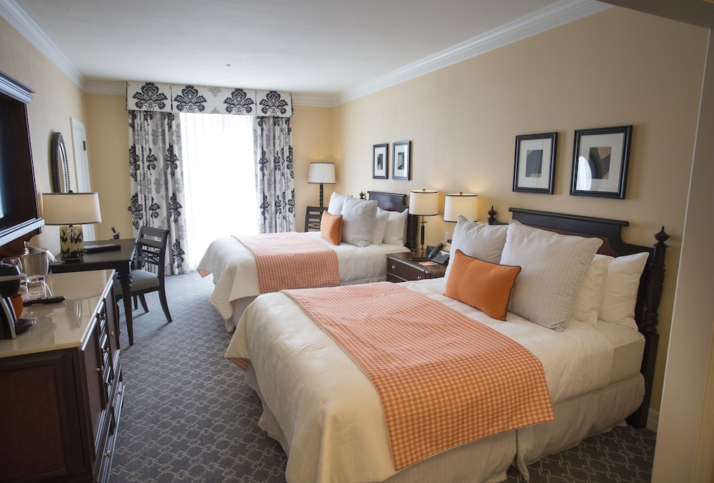 Deluxe, Single, 2 Queen Beds, Garden View, Terrace