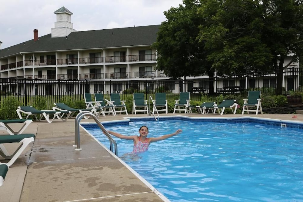 Fairbanks Inn 27/33