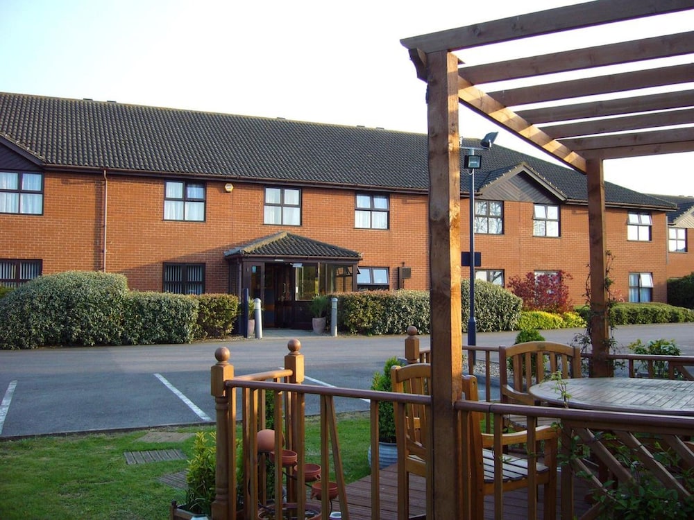 Redwings Lodge 43/45