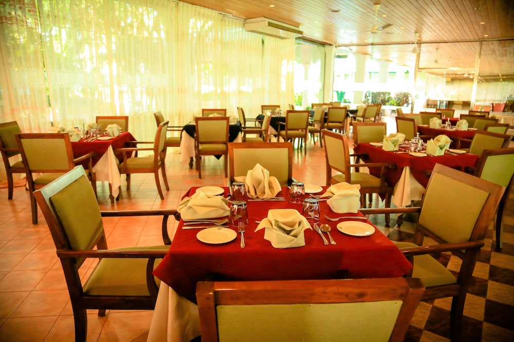Hotel Sudu Araliya 46/69