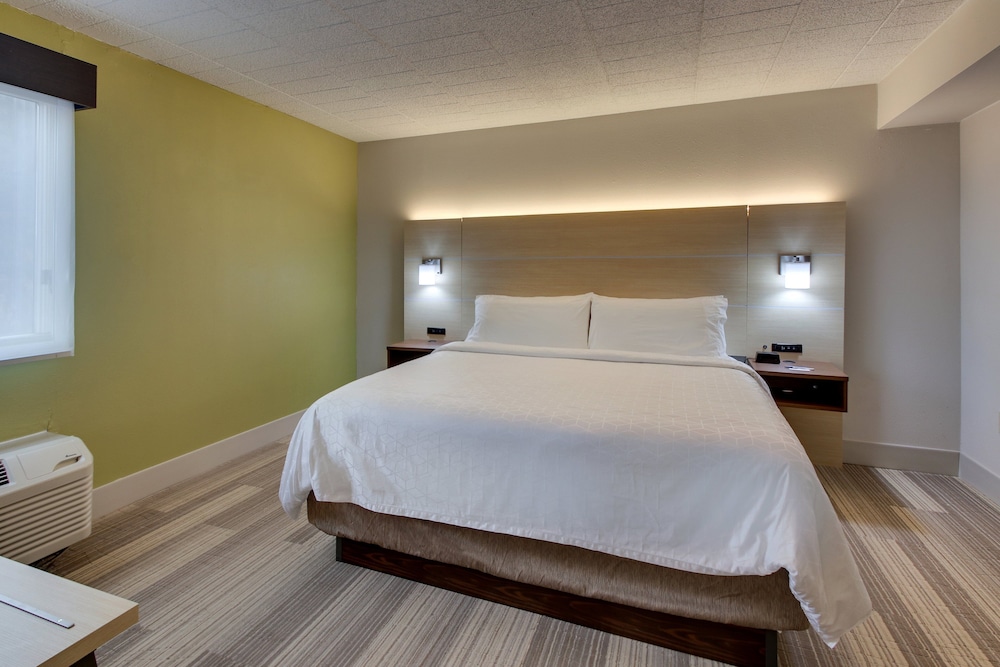 HOLIDAY INN EXPRESS PITTSTON SCRANTON AIRPORT 18/54