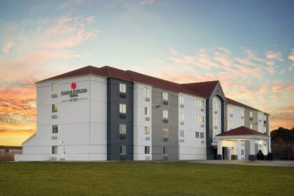 Candlewood Suites Topeka 4/49