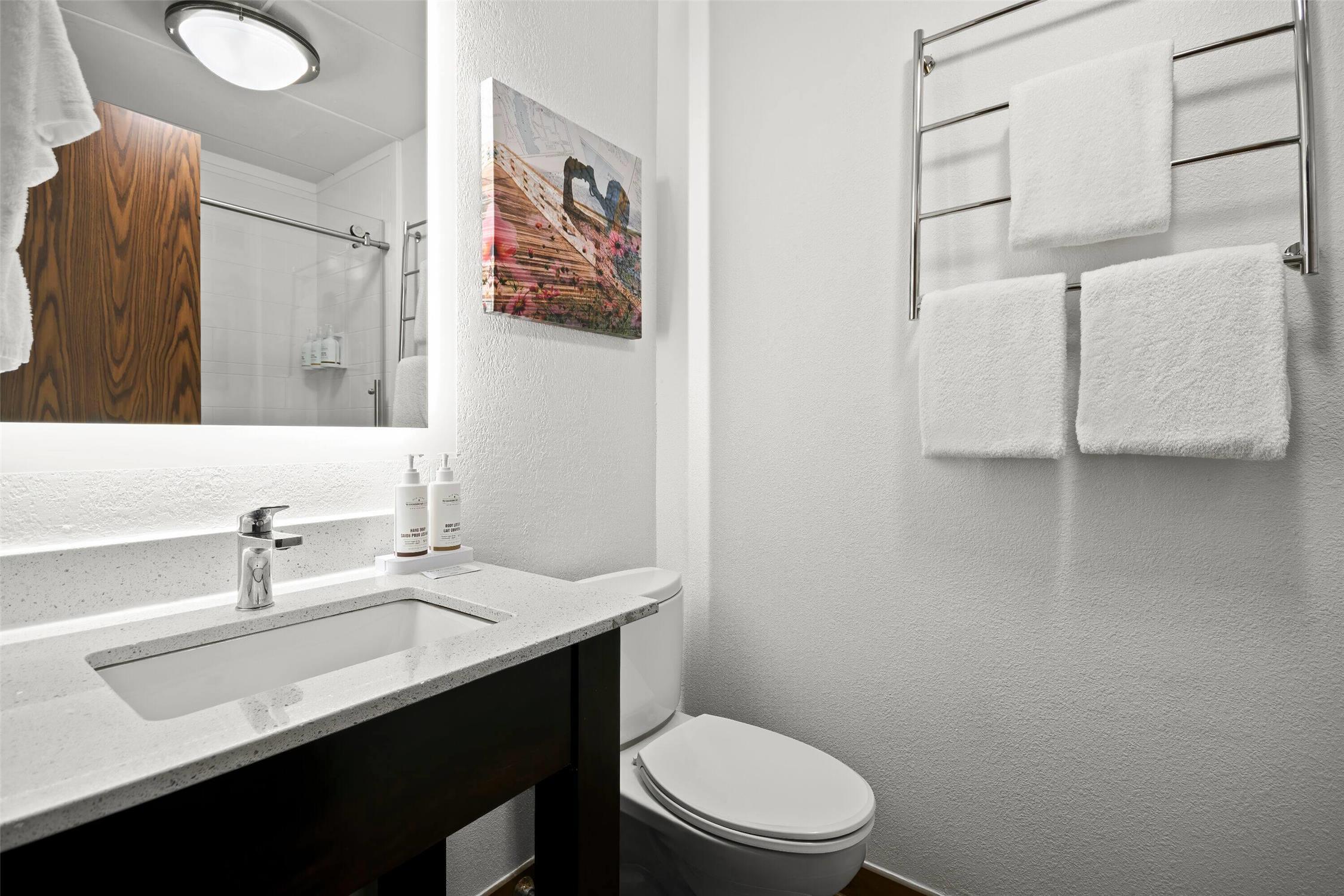 La Quinta Inn & Suites by Wyndham Sturbridge 43/50