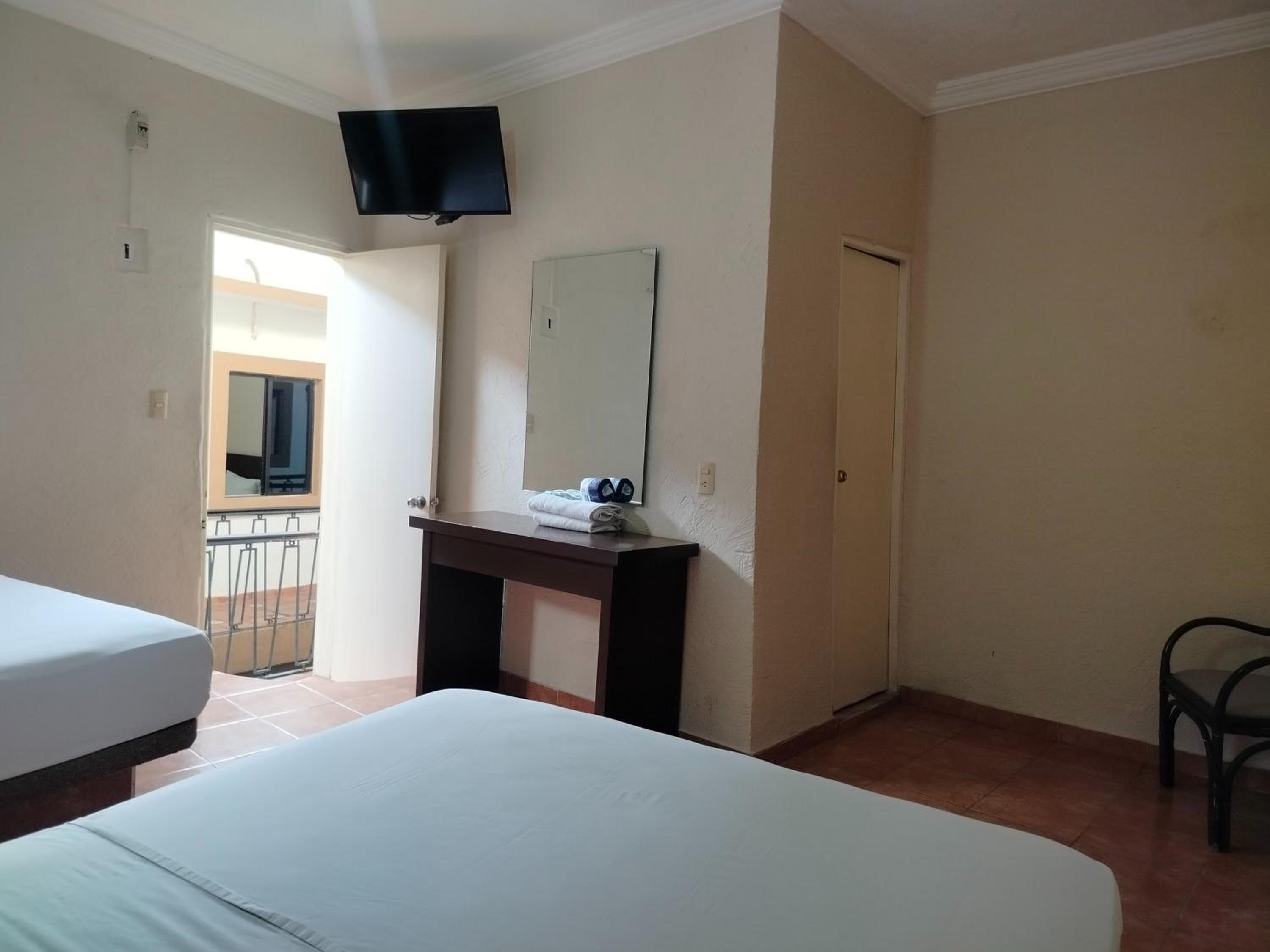 غرفة قياسية ثلاثية، OYO Hotel Plaza Veracruz Centro Historico 5/10