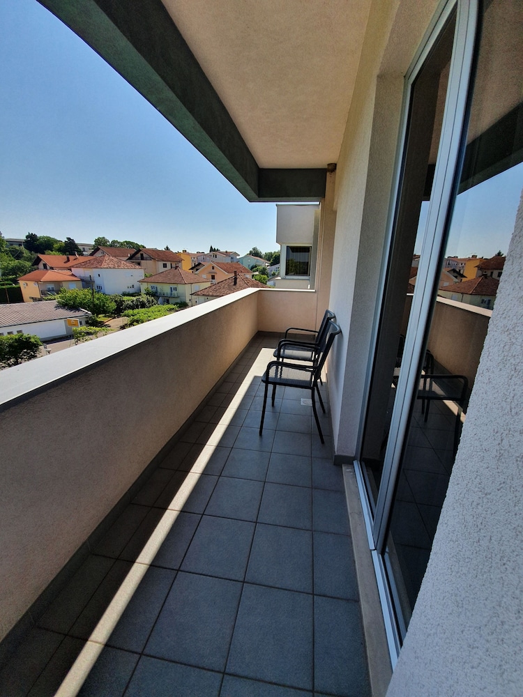 Hotel Brotnjo 3/67