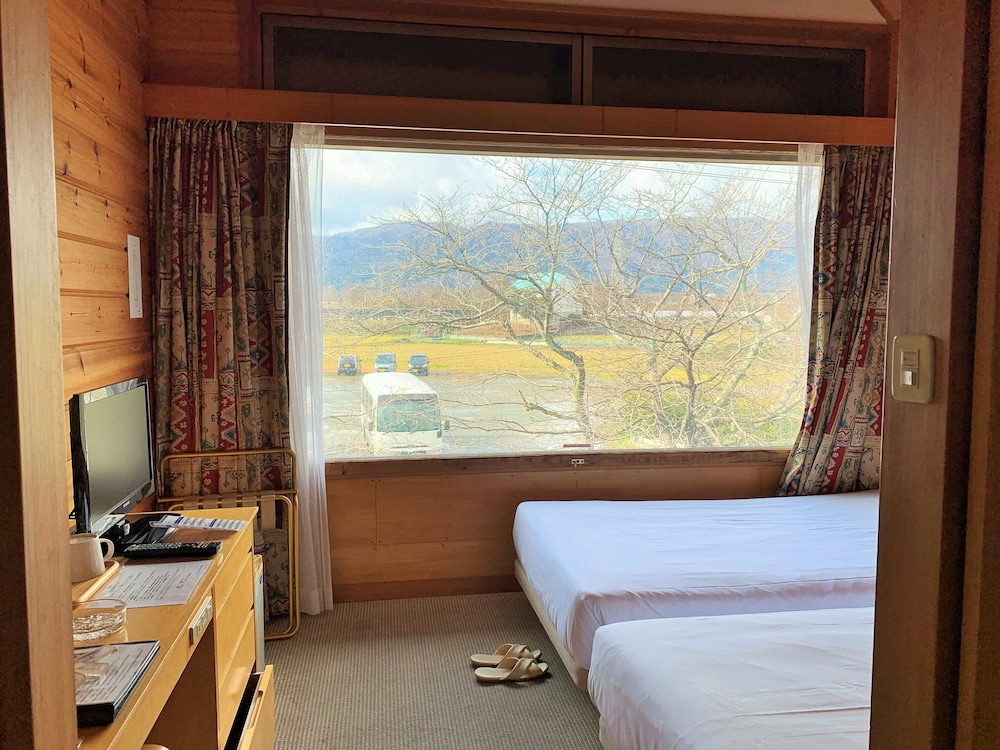 ECONOMY, TWIN BEDS