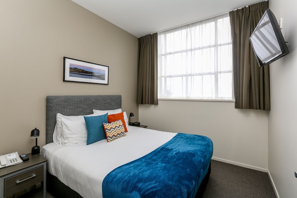 1 BEDROOM, APARTMENT