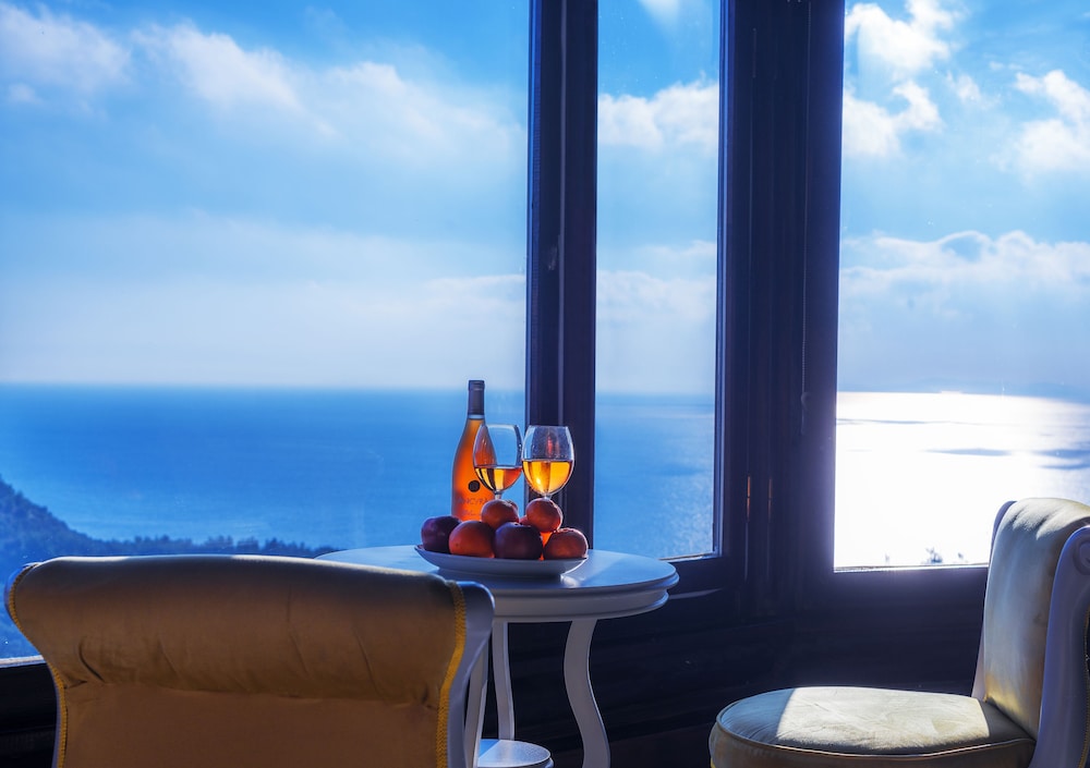 Assos Kartal Yuvasi Boutique Hotel 48/50