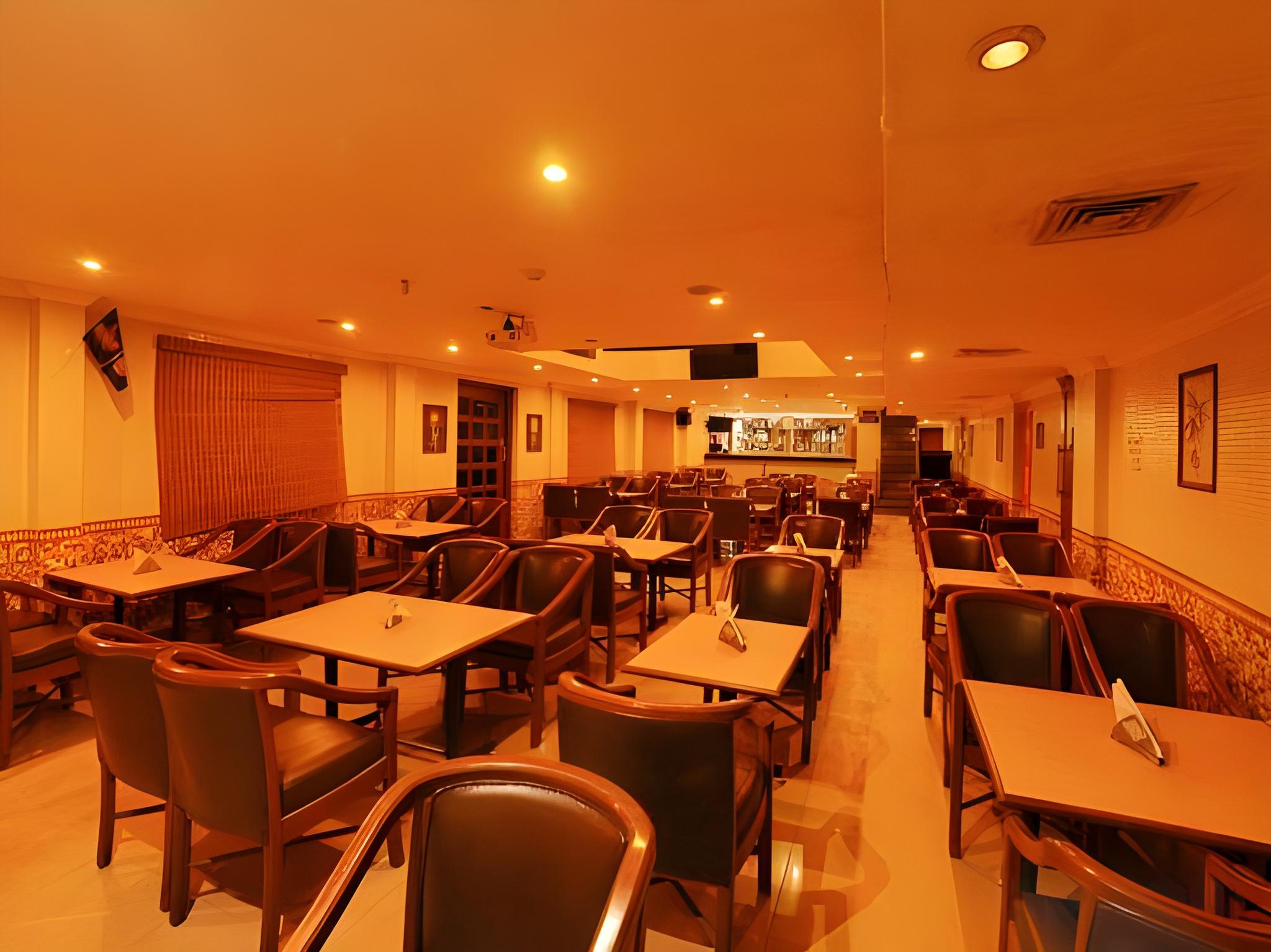 HOTEL CHANDRA PARK 33/42