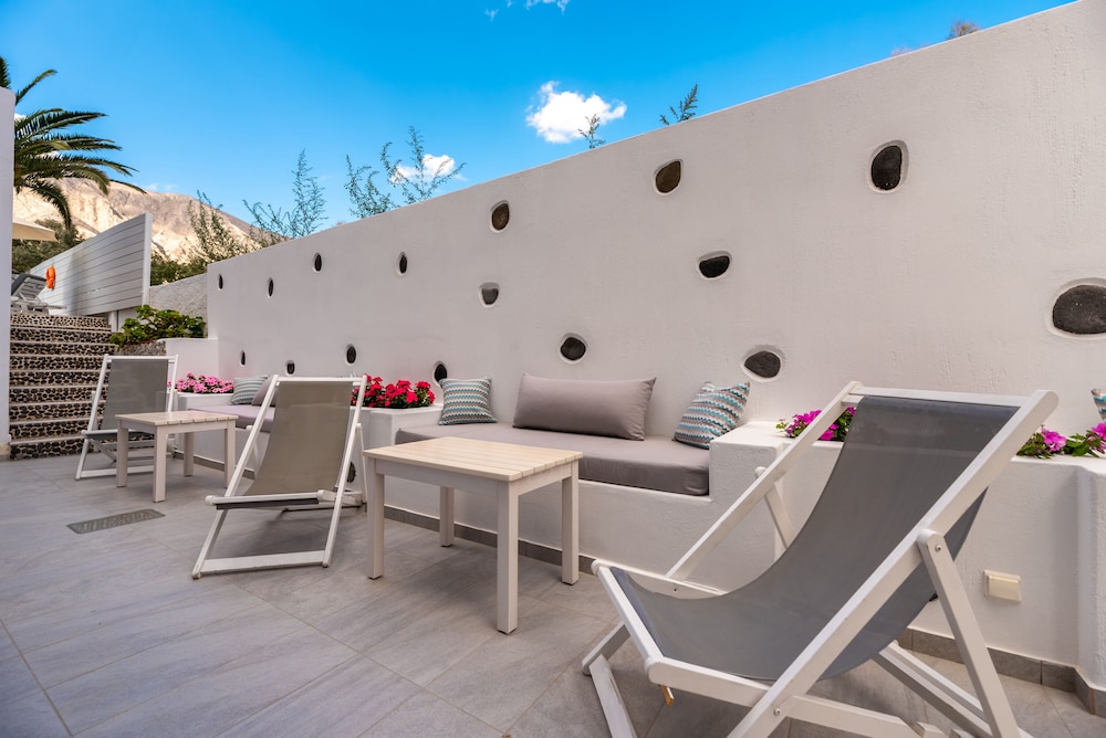Stelios Place 23/50