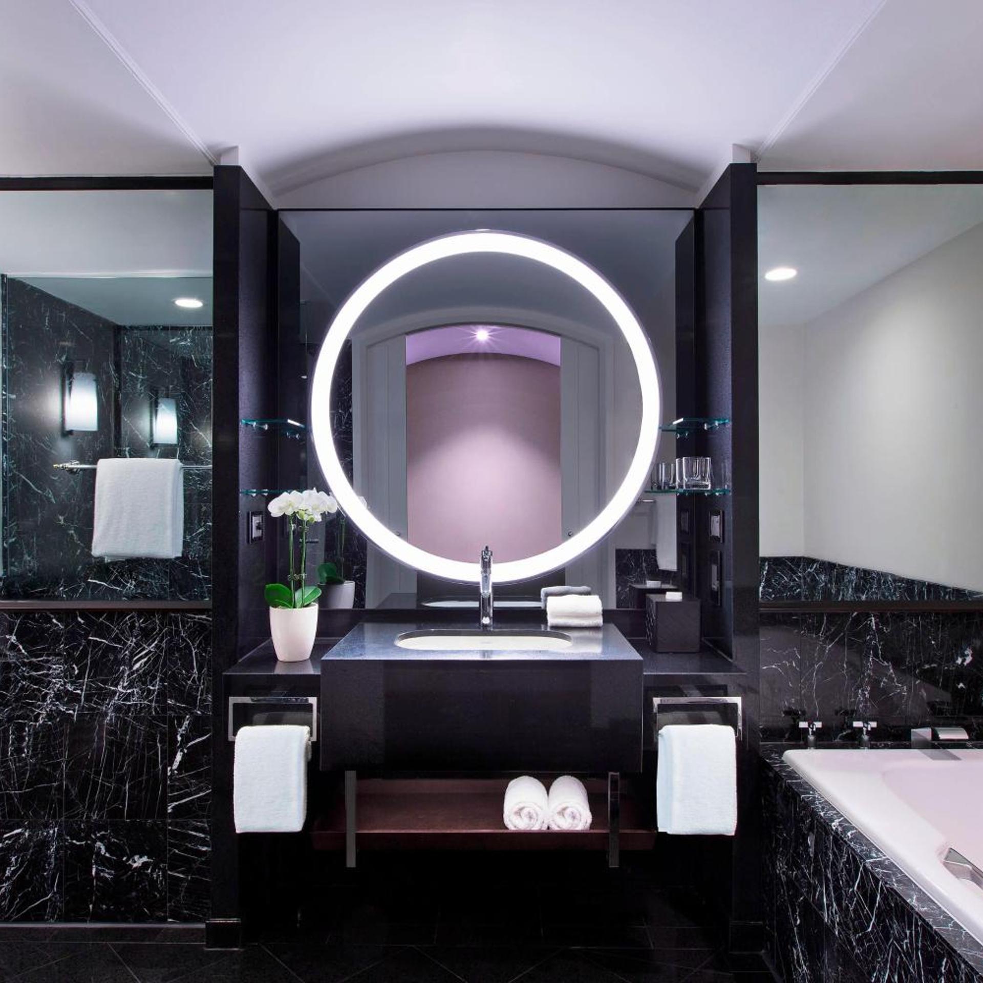 Grand, Executive, City Side, Club Lounge Access، Sheraton Grand Sydney Hyde Park Ex Sheraton On the Park 2/3