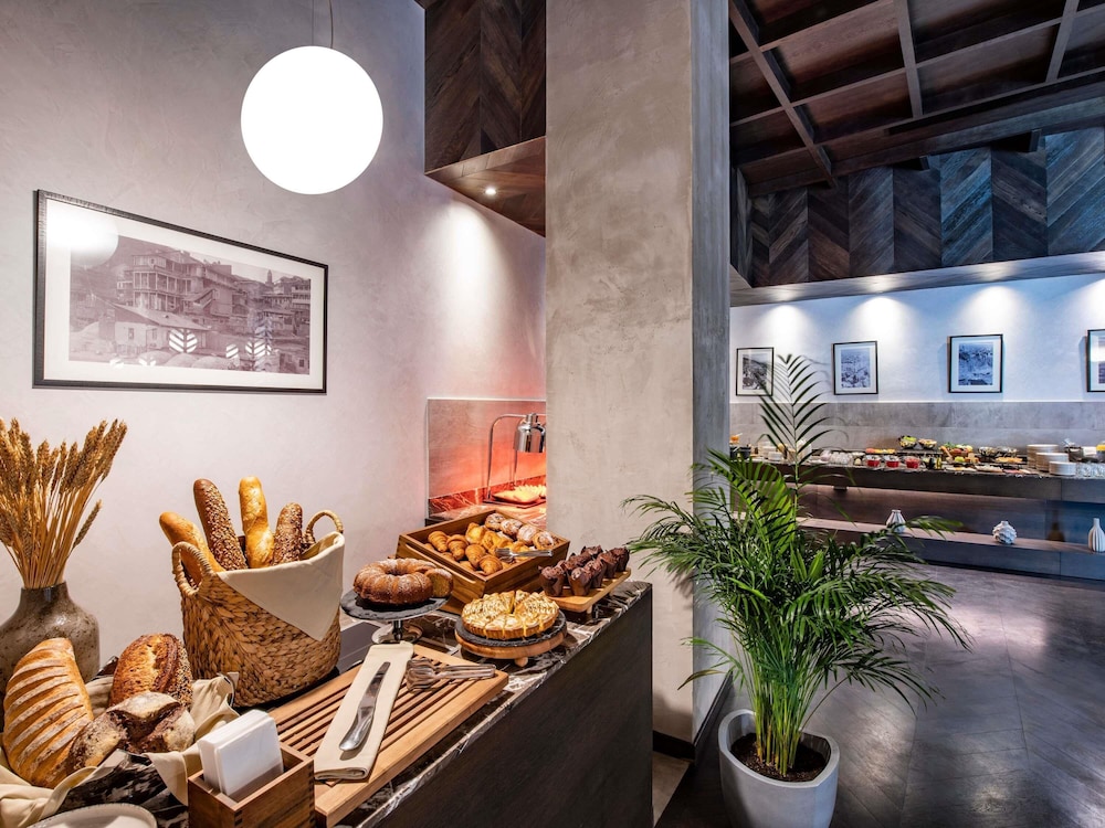 Tbilisi Philharmonic by Mercure Hotel 32/48