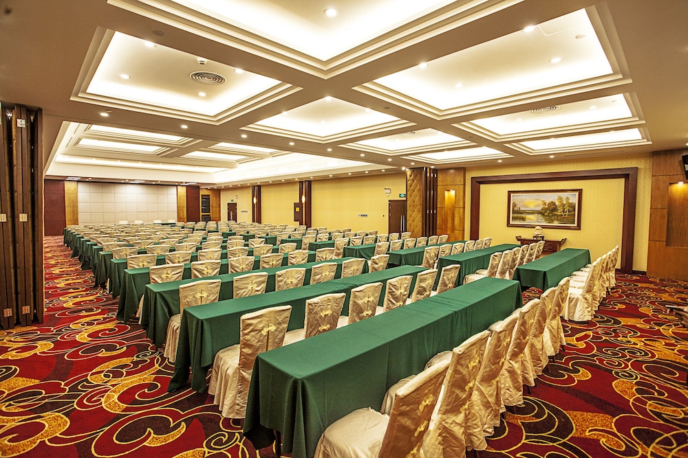Lijiang Waterfall Hotel 42/71