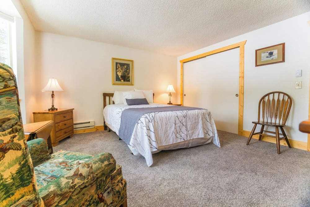 Timbers at Island Park Village Resort 25/59