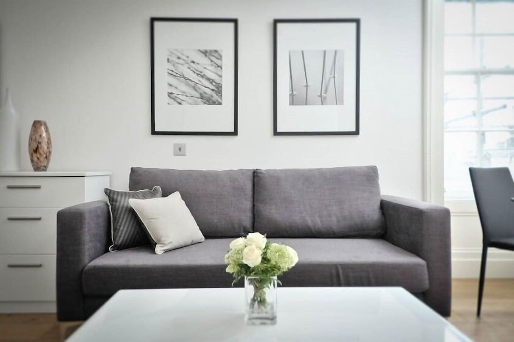 Destiny Scotland - St. Andrew Square Apartments 24/50