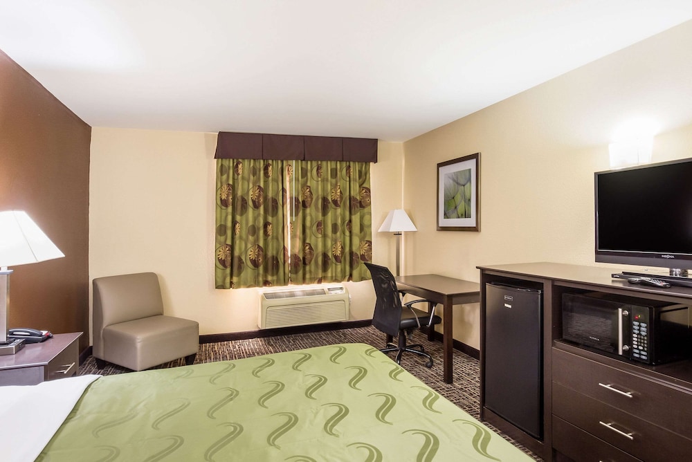 Quality Inn & Suites Caseyville - St. Louis 15/38