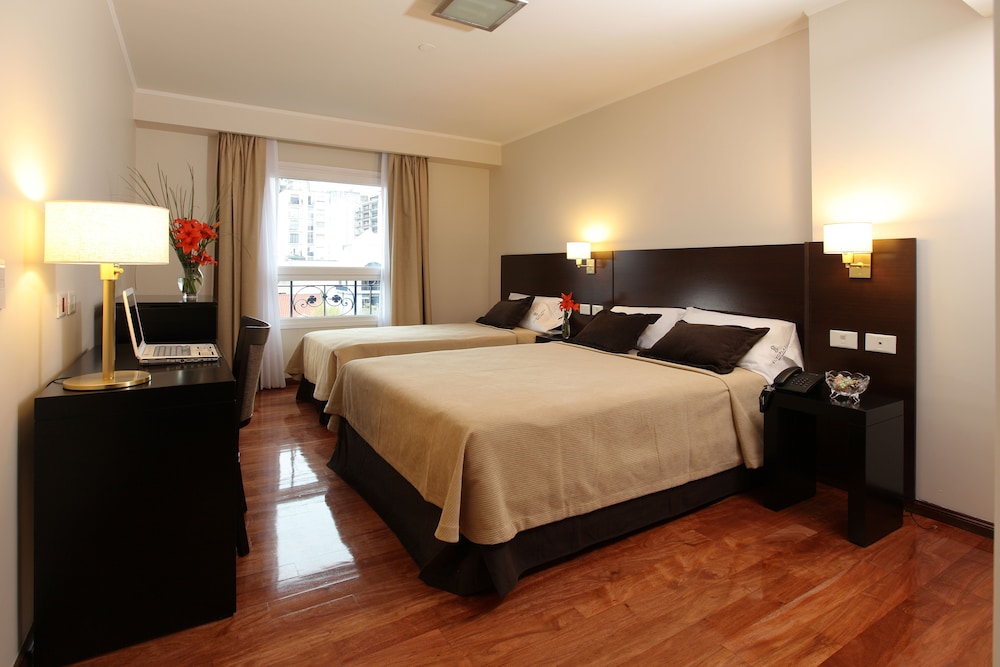 Europlaza Hotel & Suites 11/36