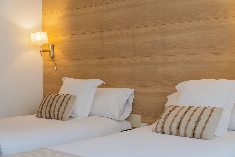 Hostal Menurka 29/50