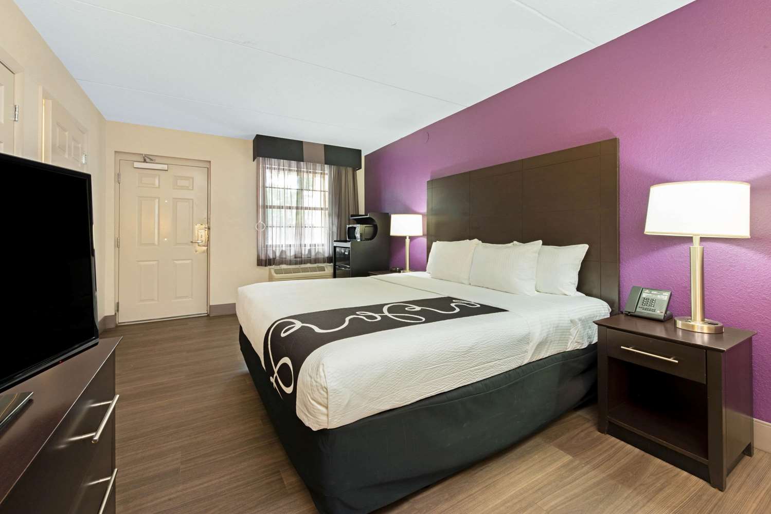 La Quinta Inn by Wyndham Miami Airport North 8/23