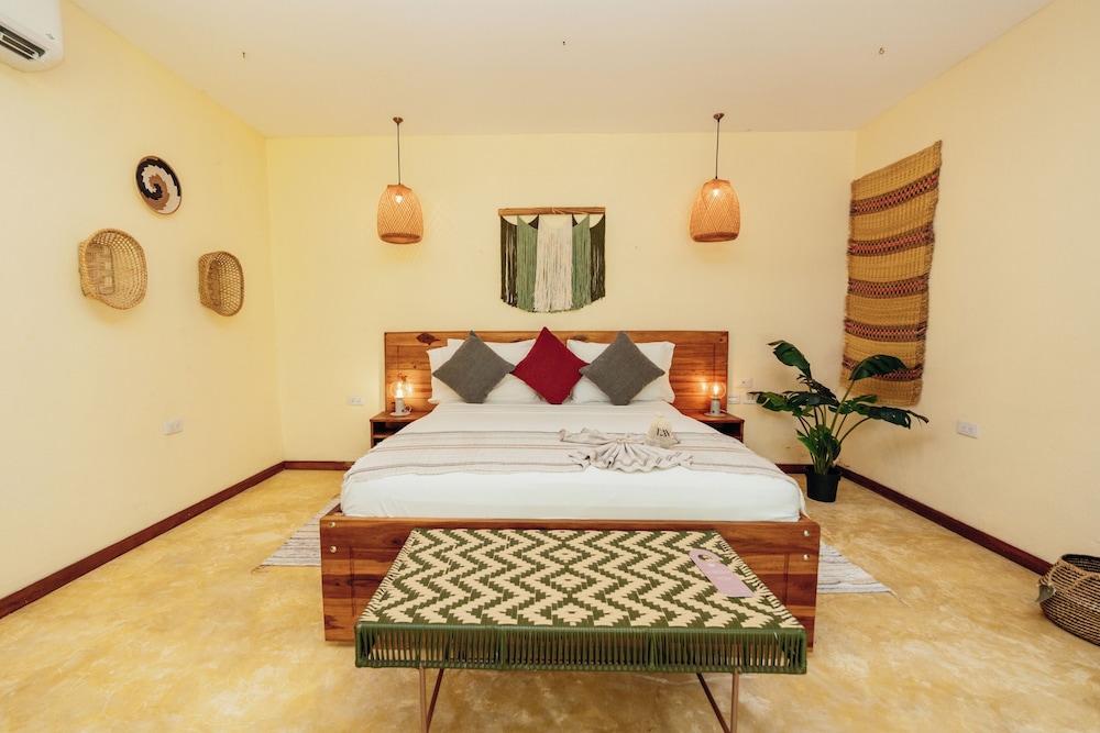 Tay Beach Hotel 30/75