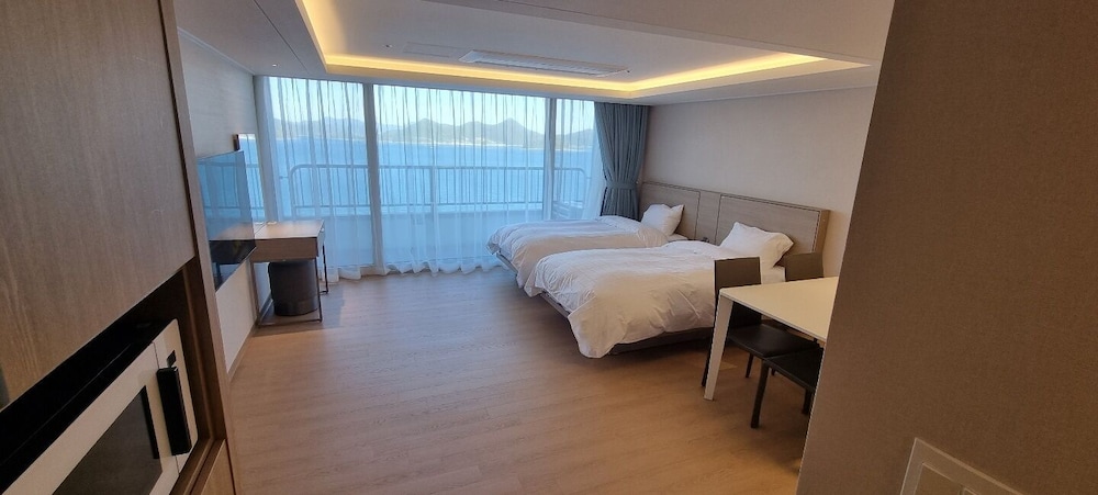 Kumho Tongyeong Marina Resort 9/52
