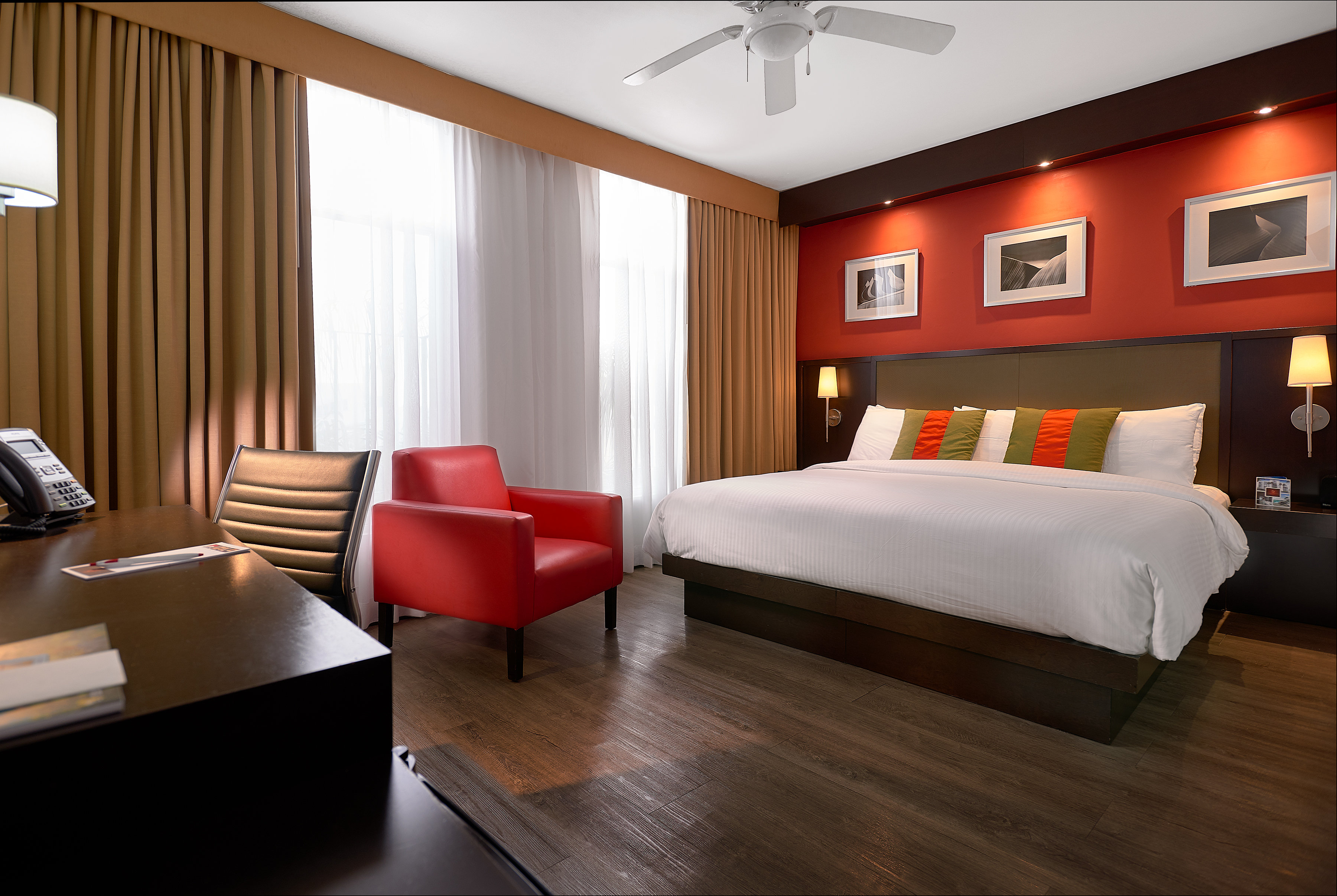 Spanish Court Hotel 14/50