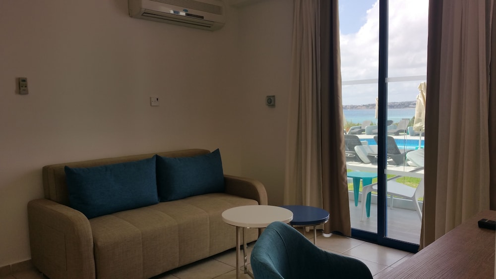 Maricas Boutique Hotel 45/65