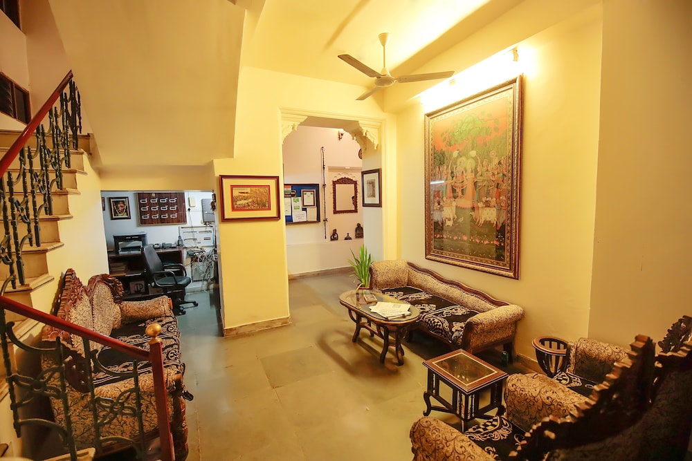 Hotal Devraj Niwas on Lake Pichola Udaipur 29/50
