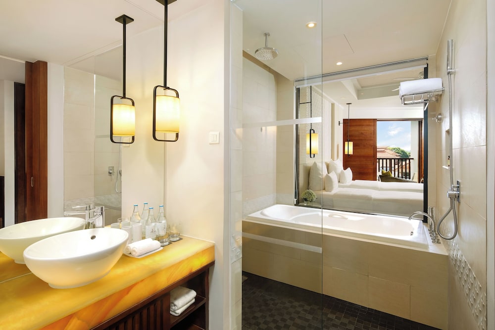 Pullman Danang Beach Resort 50/50
