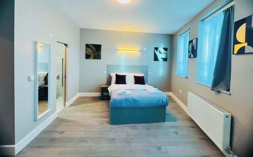 Paragraph Palmers Green - Tottenham Stadium 25/55