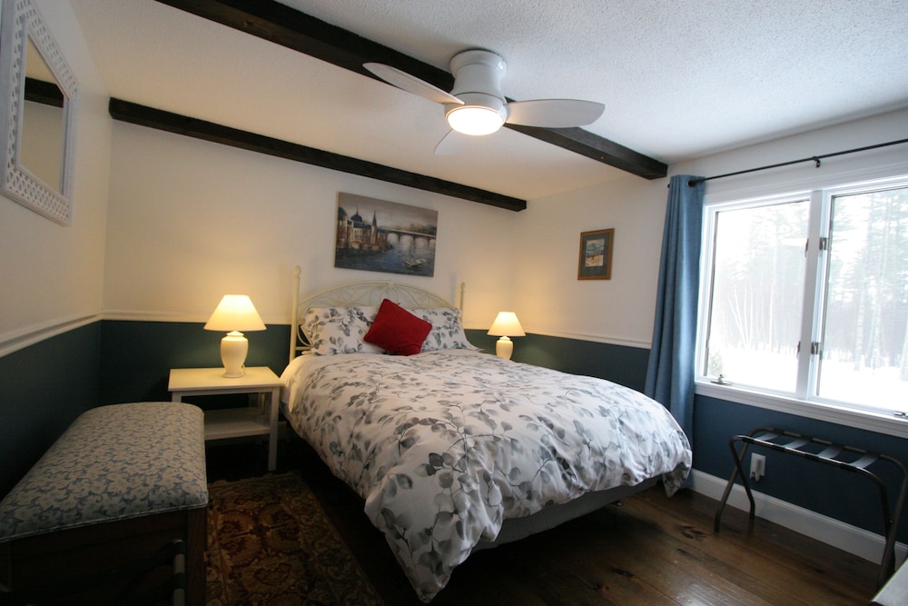 Blue, Queen Bed