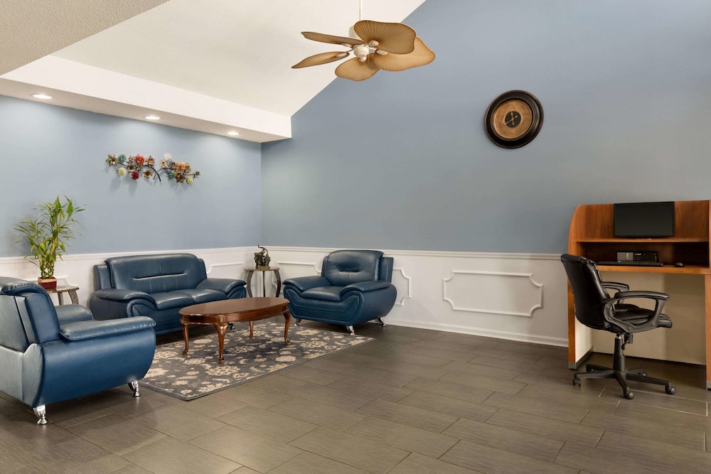 Baymont by Wyndham Warner Robins 44/63