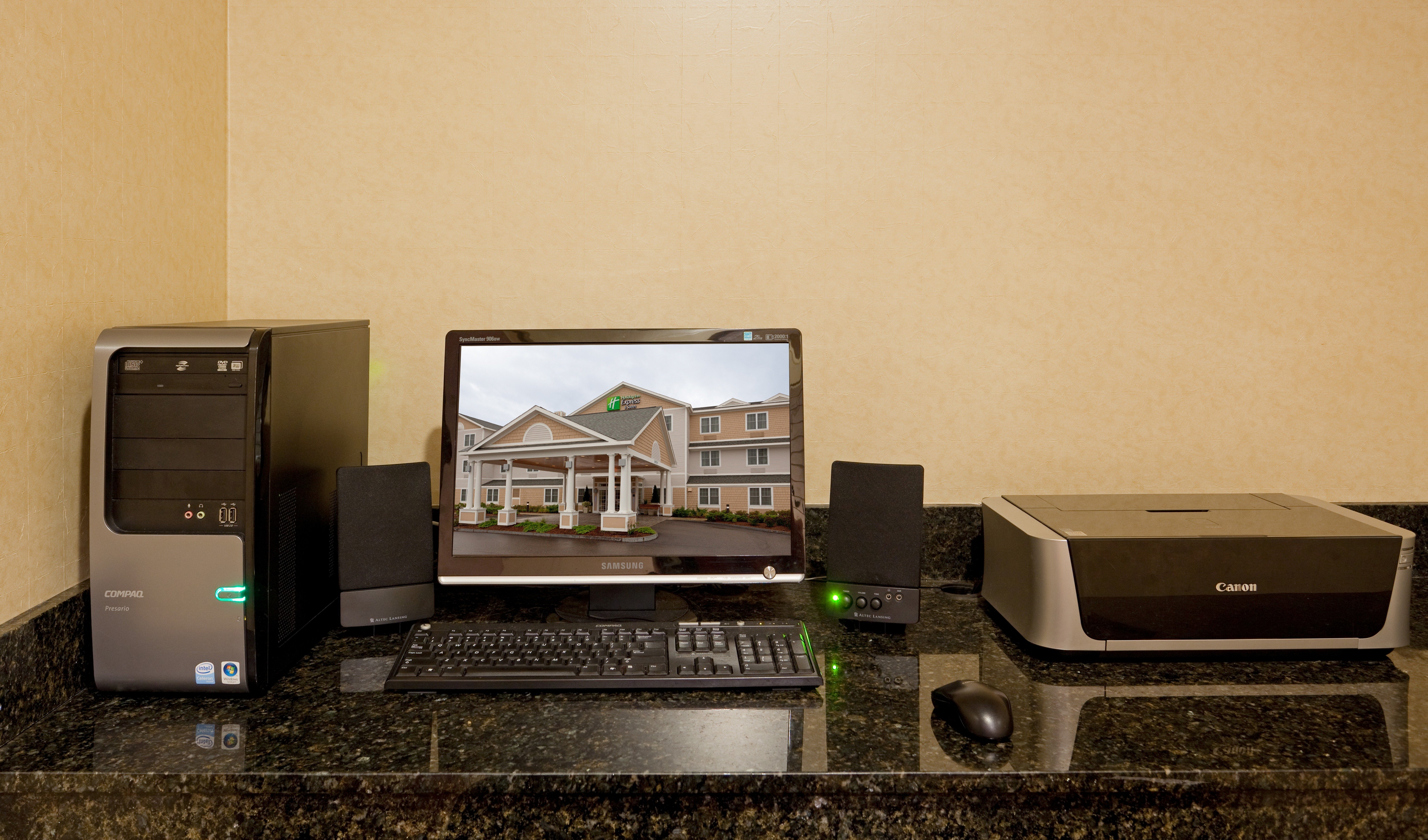Holiday Inn Express Hotel And Suites Rochester 6/55