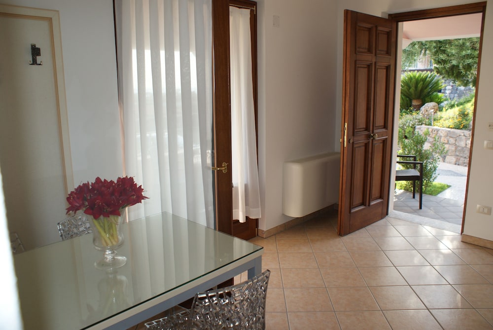 Hotel Ristorante Borgo La Tana 3/50