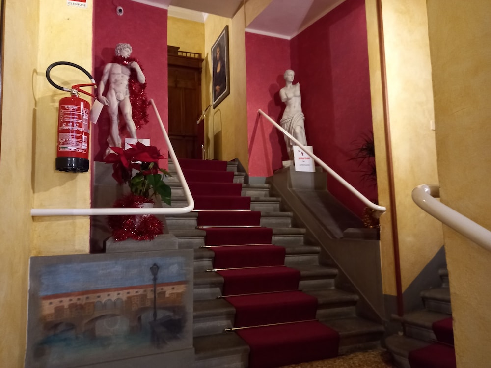 Tourist House 11/73