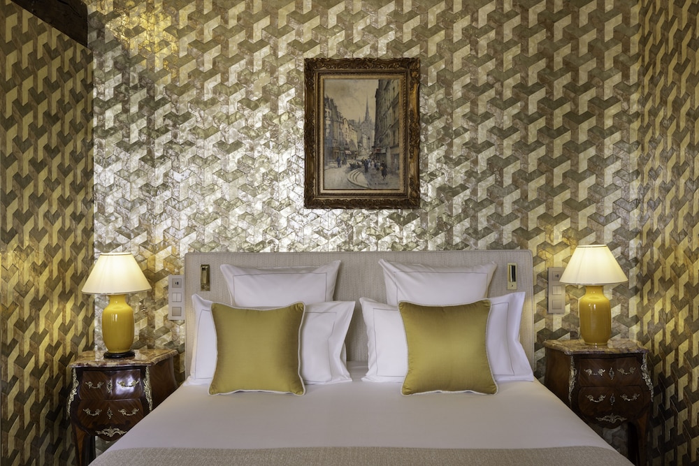 جناح بسرير كوين، Hotel Pas De Calais 7/9