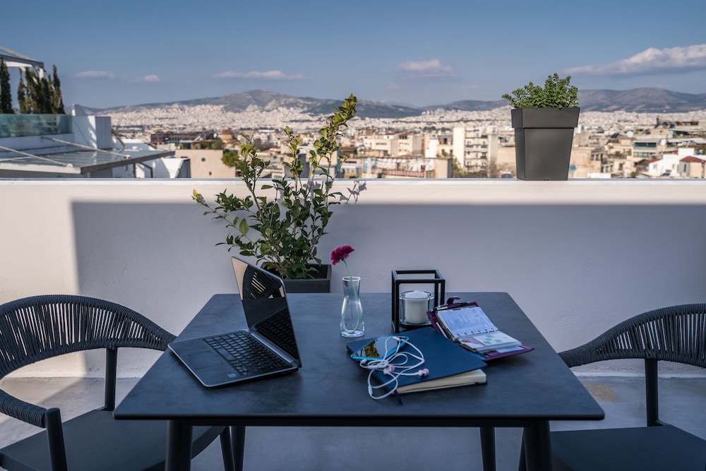 Urban Nest Suites and Apartments 52/75