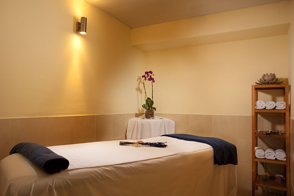 Ona Marinas de Nerja Spa Resort 30/72
