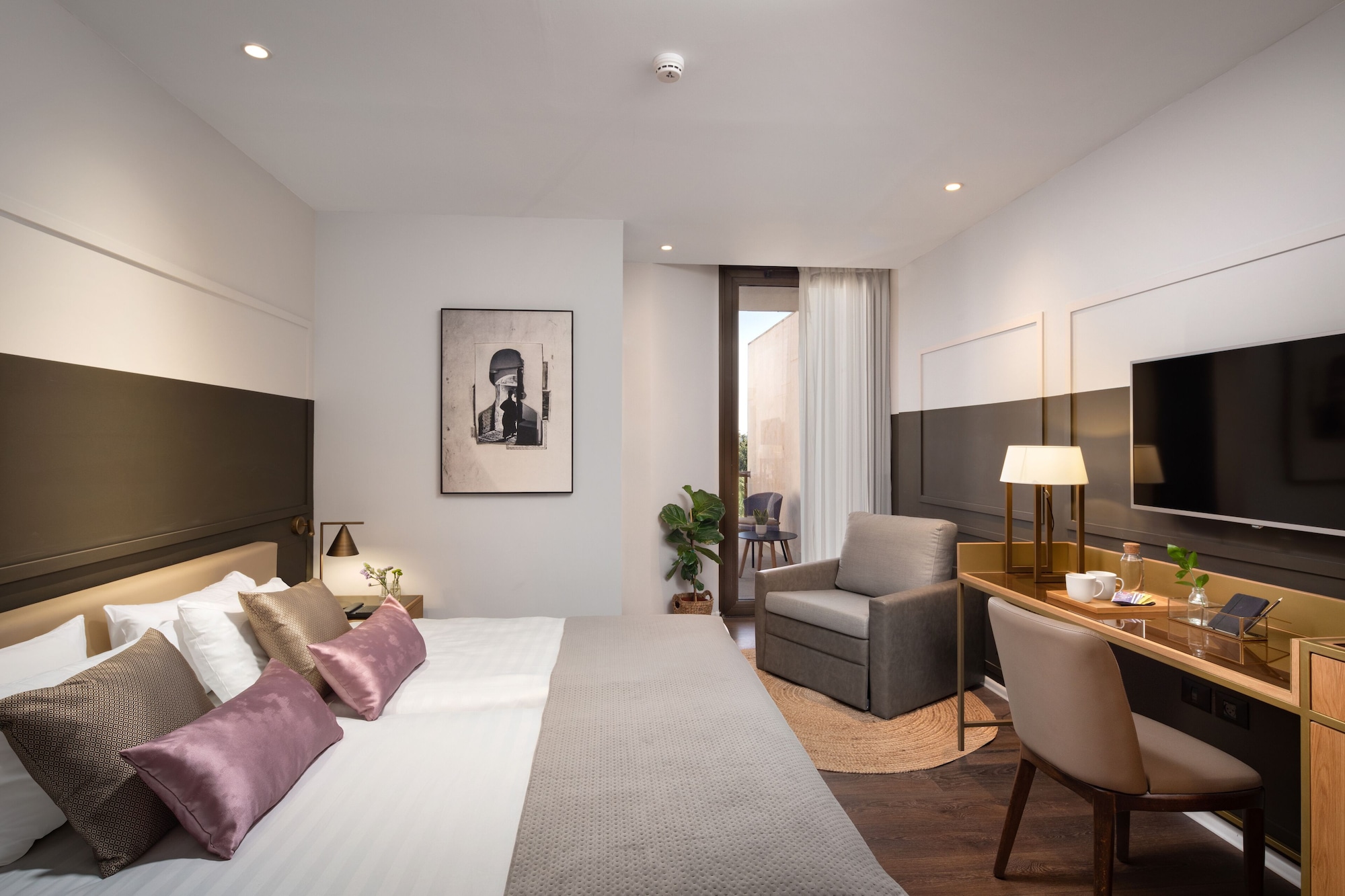 DELUXE, TWIN BEDS