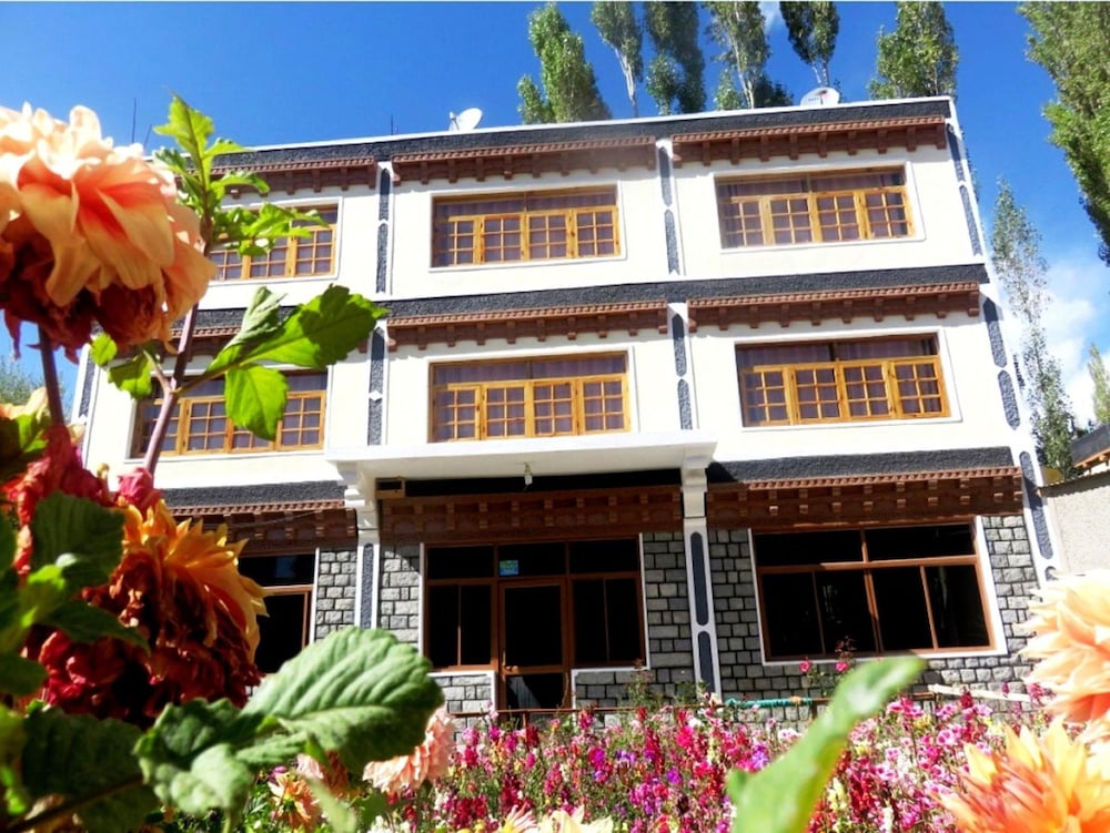 Hotel Abu Palace 1/49